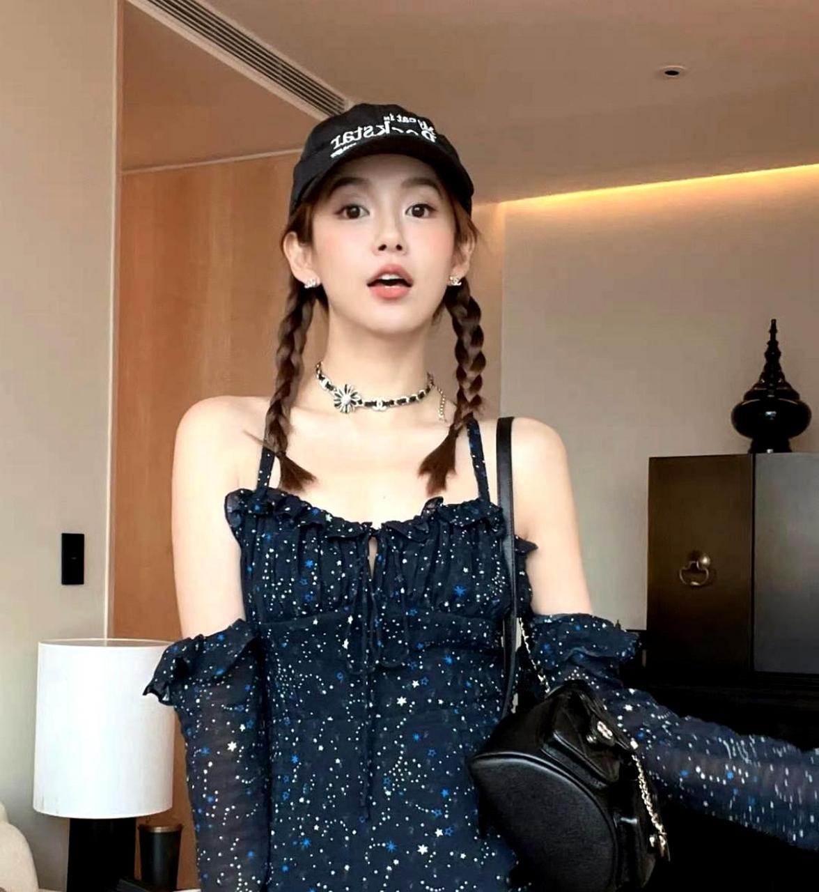 张子萱,陈赫的妻子,看起来越来越年轻了,就像一个少女一样