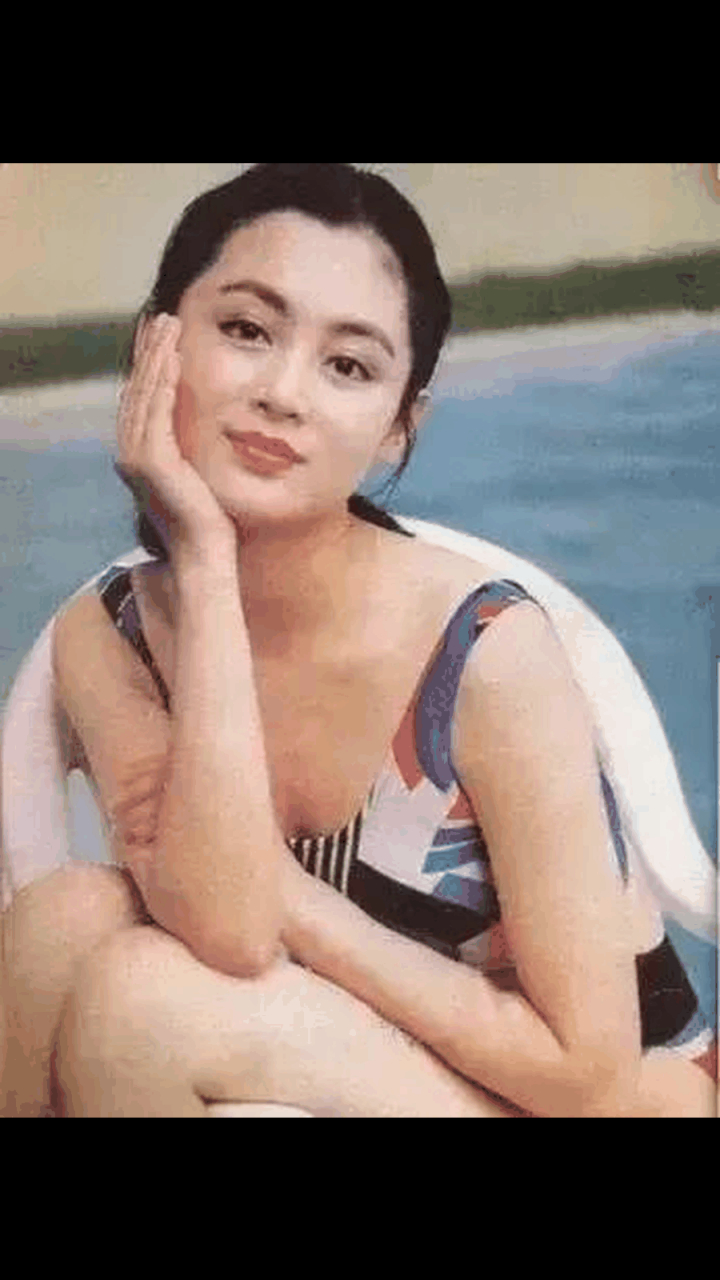 gif创作人 陈红年轻时的一组泳装照太惊艳了,身材和颜值都无可挑剔