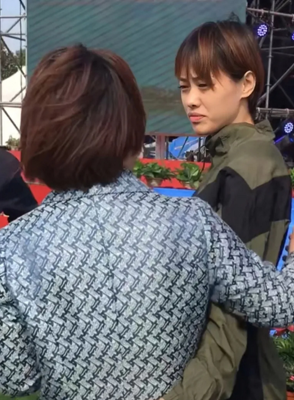 再婚的刘翔算是捡到宝了,他的现任妻子吴莎一看就是天然的漂亮,整张脸