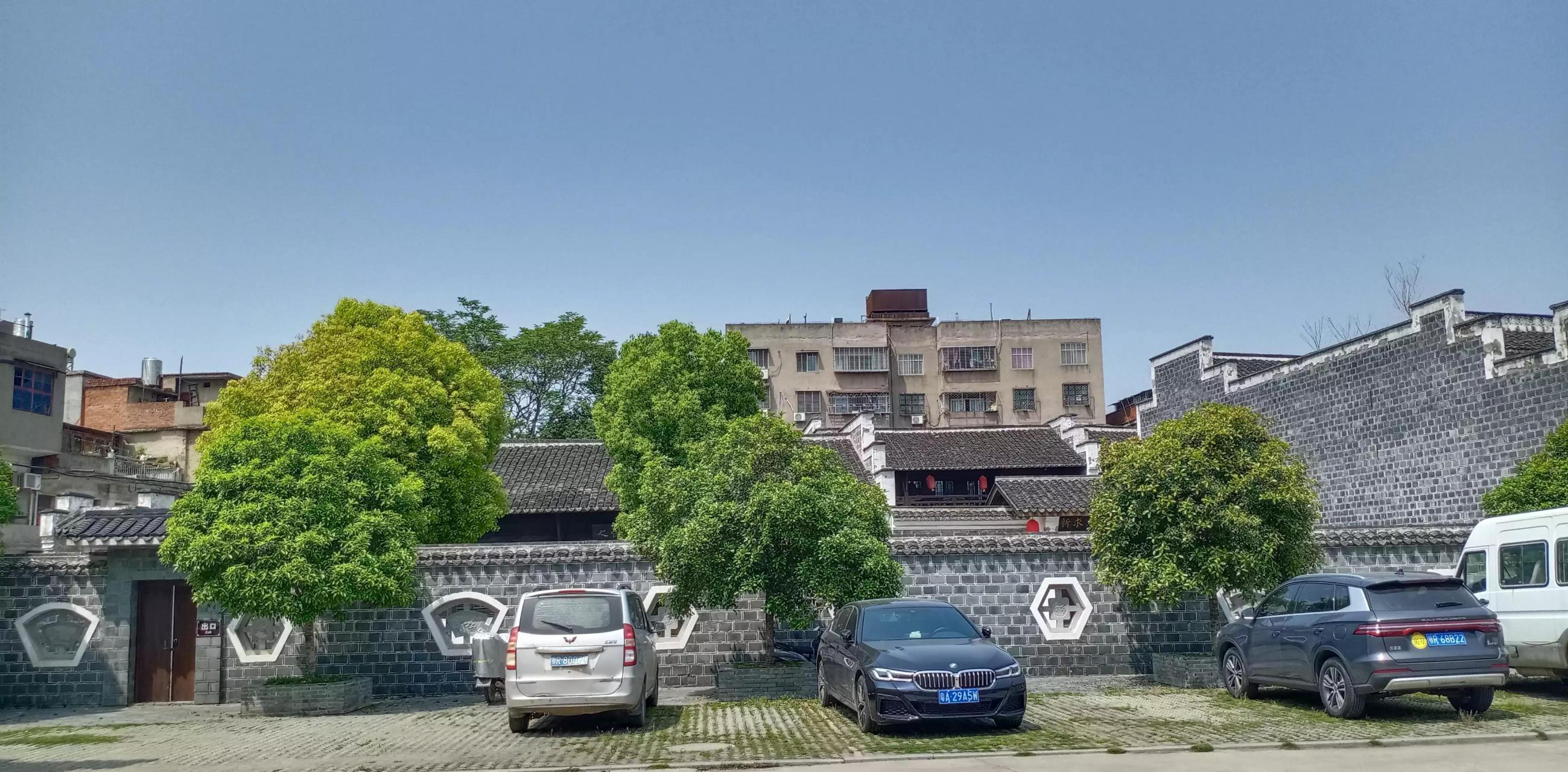 胡家花园位于湖北省天门市竞陵城区,是清末山西巡抚胡聘之晚年在其