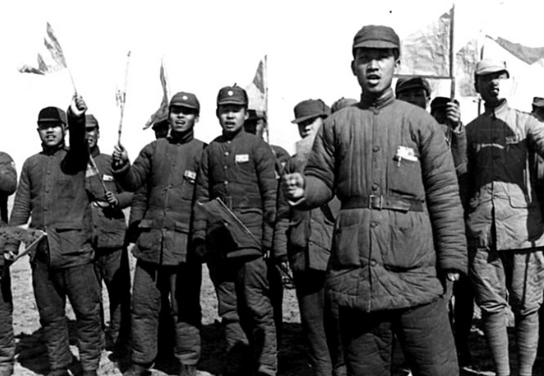 八路军老照片 即便武器装备落后,大家的抗日热情照样高涨!