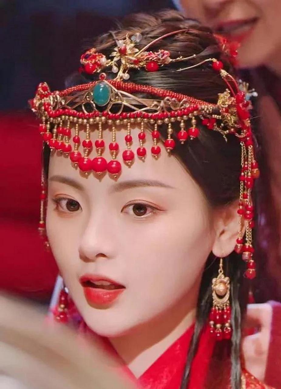 近日,由华晨宇,赵露思,王楚然,郭麒麟主演的新版《仙剑奇侠传》已经