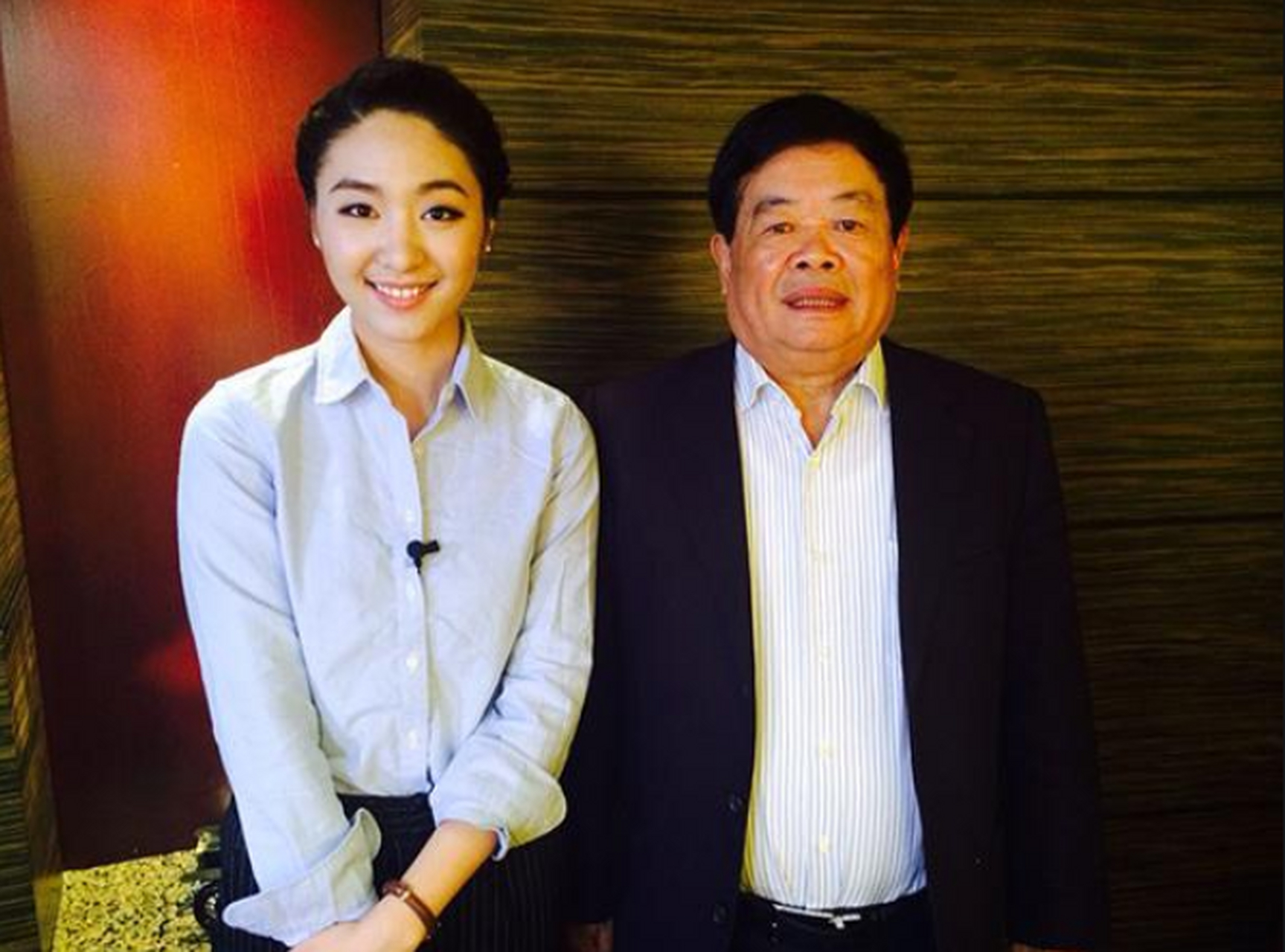 曹德旺遇到了红颜知己,俩人找到了初恋般的感觉,他决定给发妻陈凤英