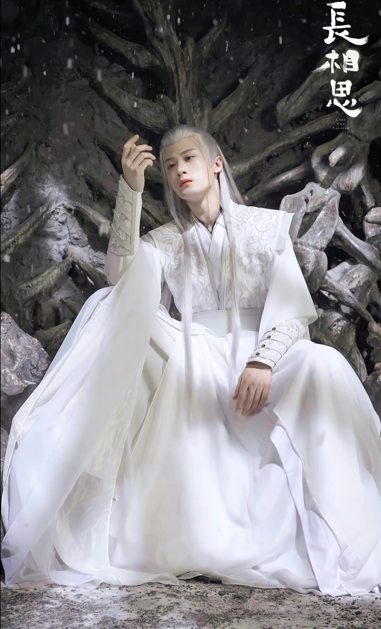 檀健次# 又一次拉高了古装扮相的天花板,他在#电视剧长相思# 中所