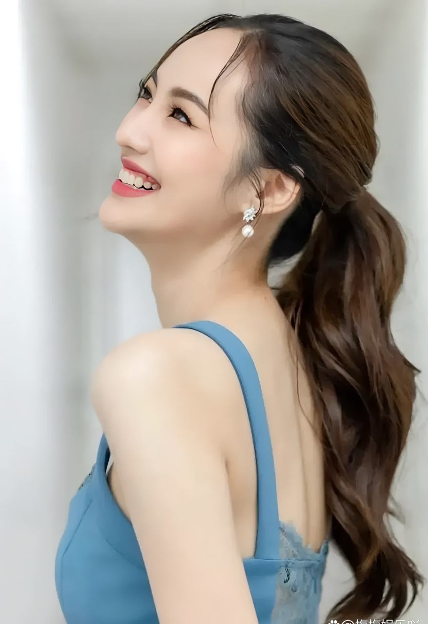 努力的女人最美,别问我她是谁[花]