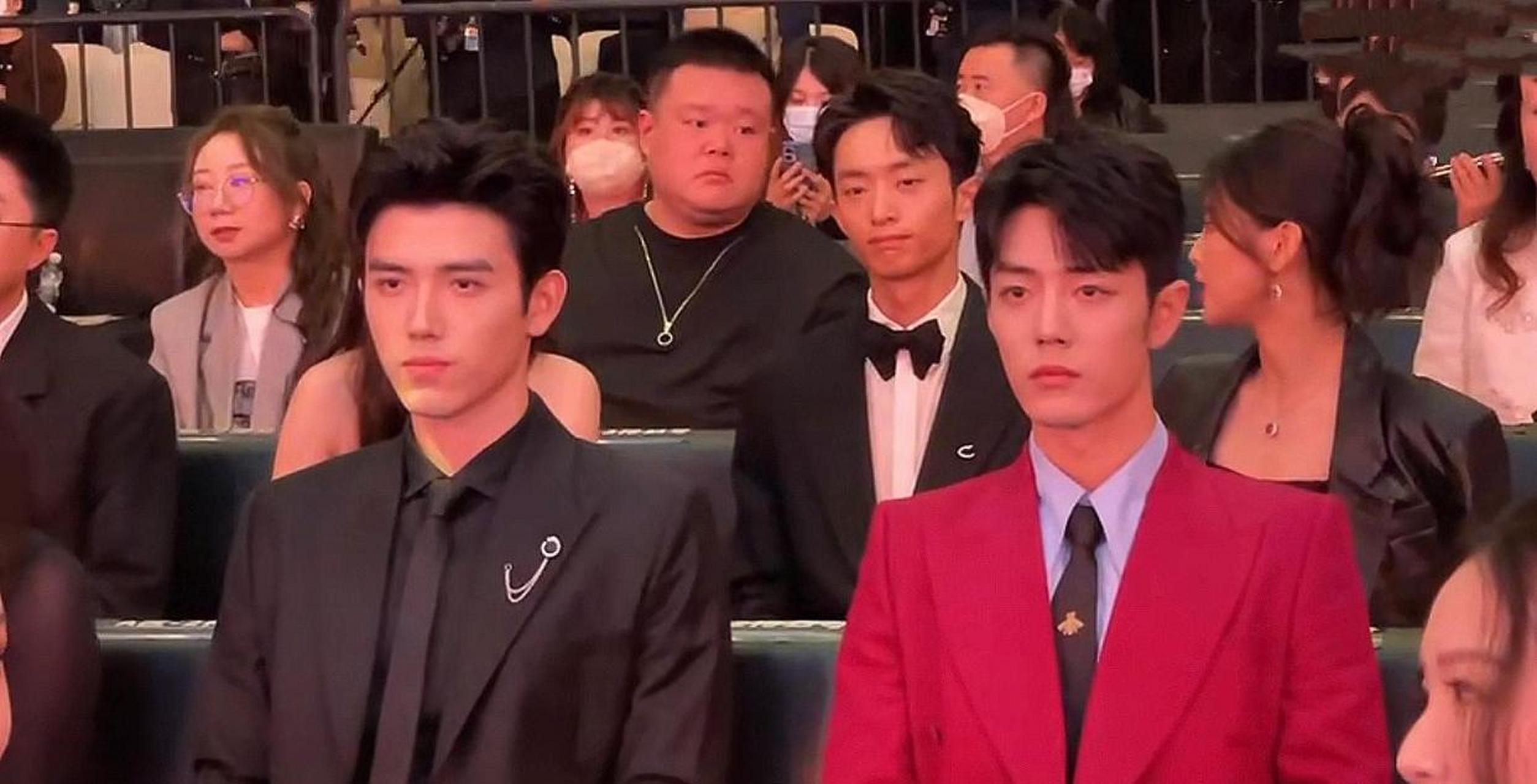 陈飞宇单看并不出彩,没想到和肖战同框,他竟然赢了.