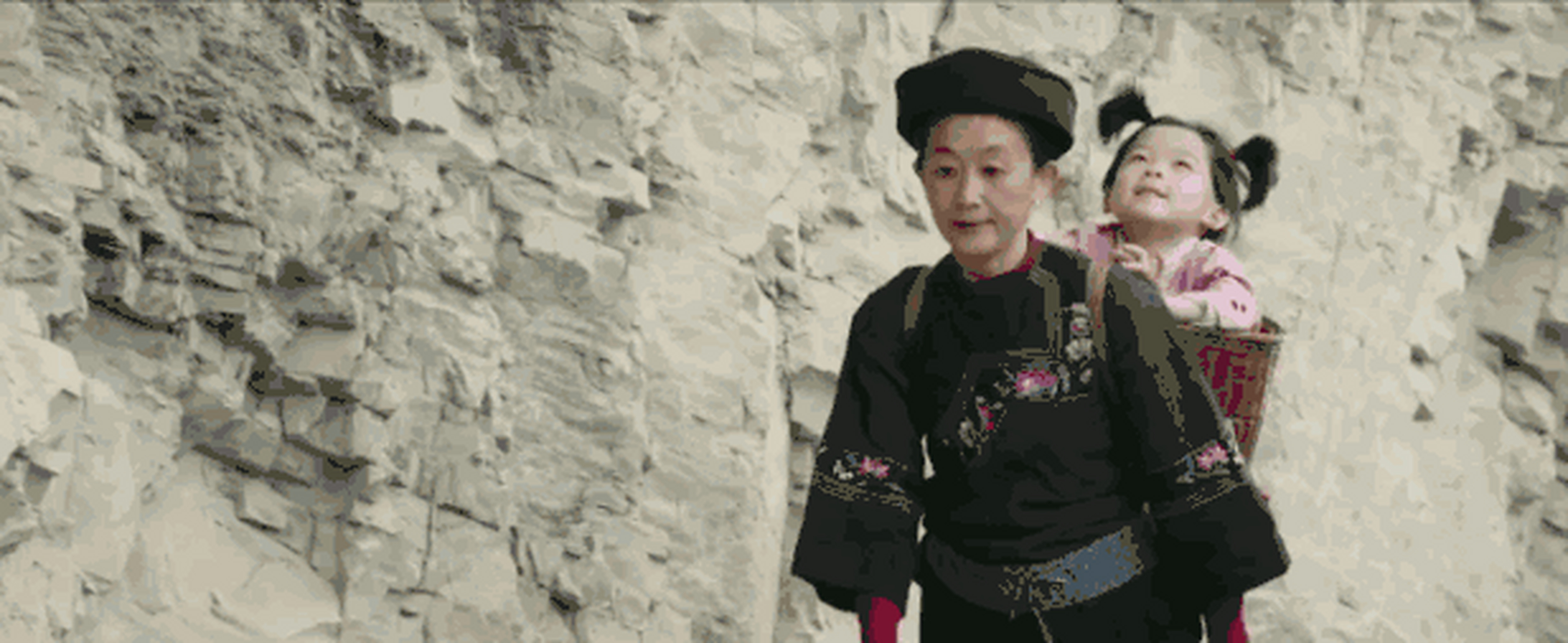 陈瑾在《渗透》中饰演女特工,她时而端庄大气,时而豪爽霸气,时而又