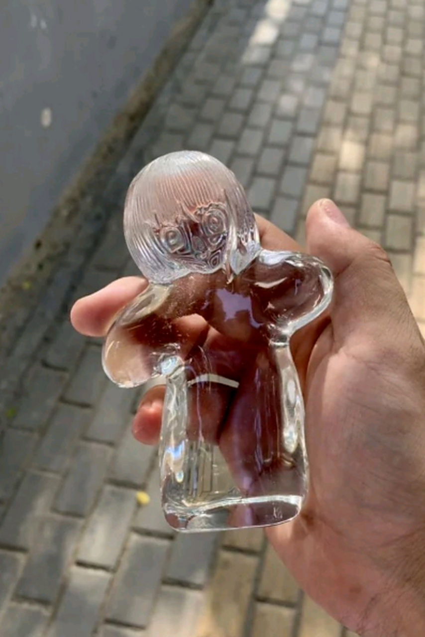 大家看看我买到了什么,居然是一个傻妞手机