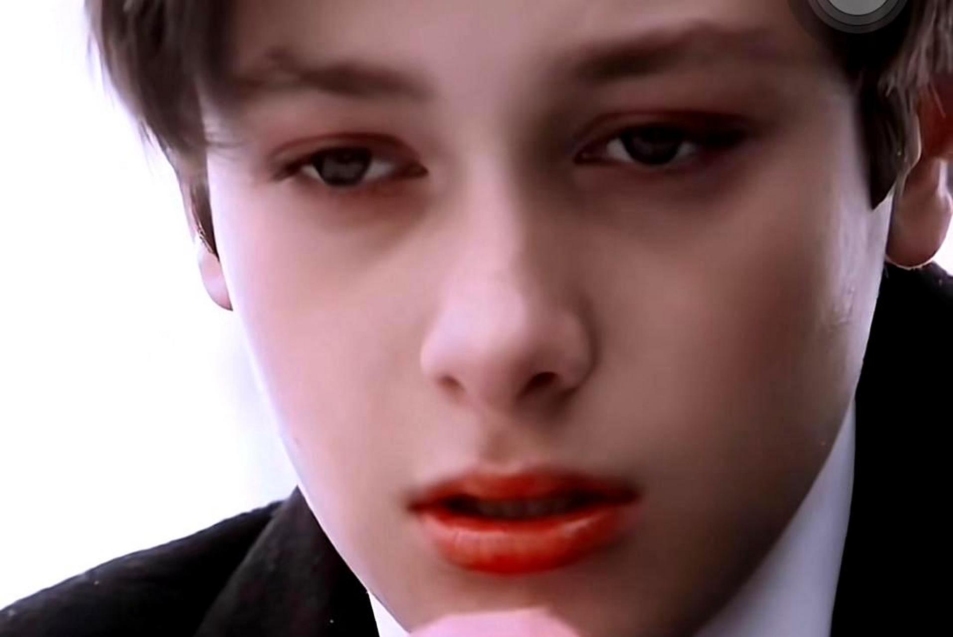 爱德华弗朗小时候相貌出众,但长大后发福了.