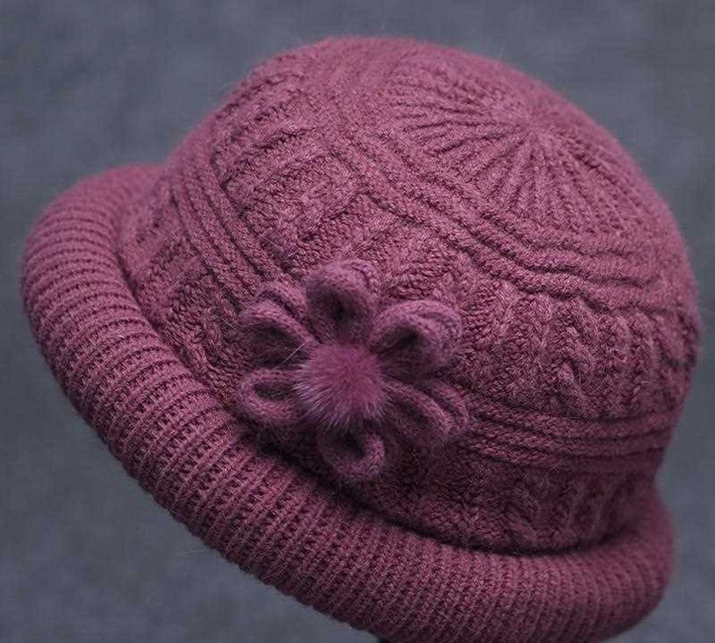 这是一款针织毛线帽,帽子采用毛线材质,柔软又具有保