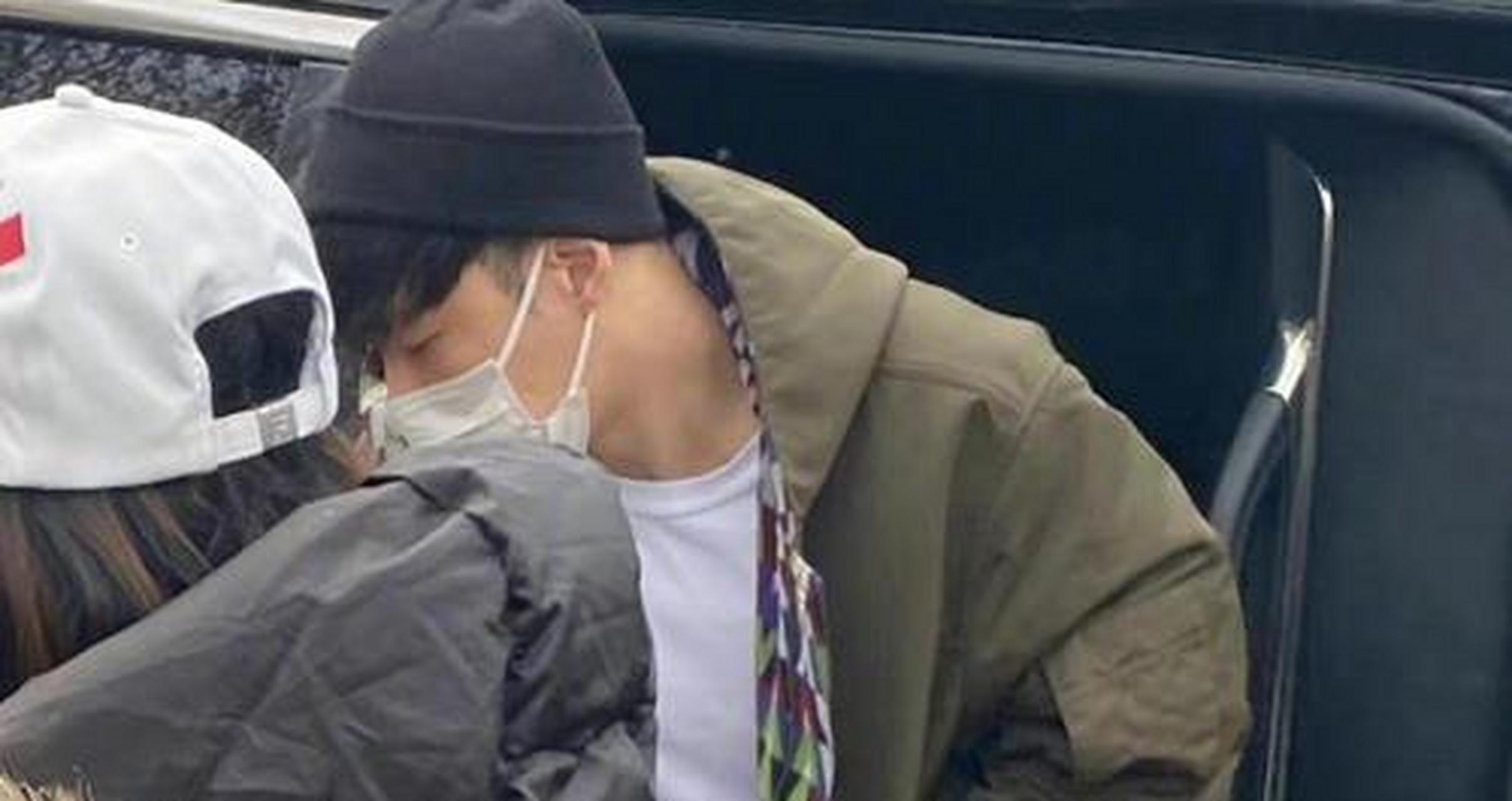 张艺兴包贝尔现身央视虎年春晚彩排 后者遭网友吐槽怎么回事