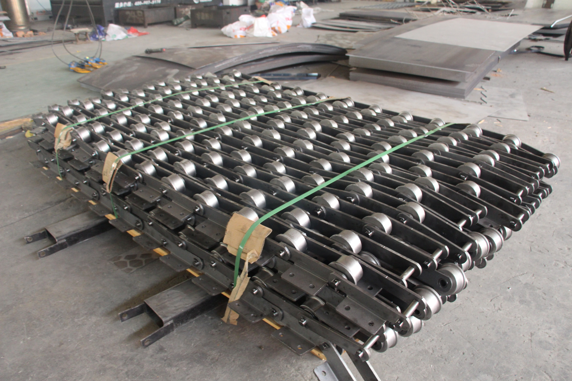 1, 非标链条是由刚性构件组成挠性系统的多用途机械基础件.