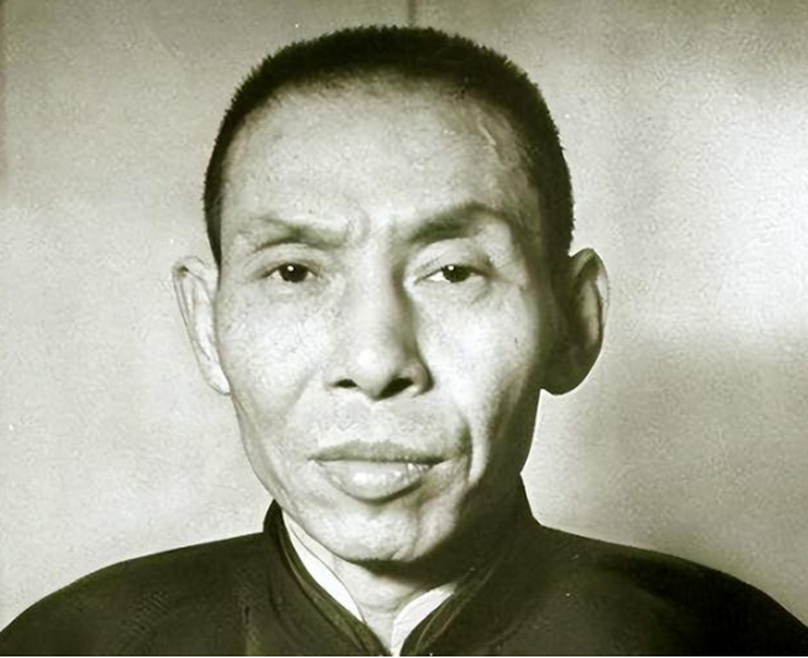 1949年,杜月笙带着家人从上海搬来香港居住