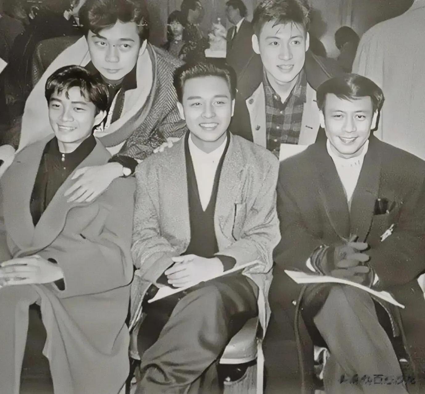 张国荣与陈百强,钟保罗三人合拍了一部电影《鼓手》,结果三个主角都是