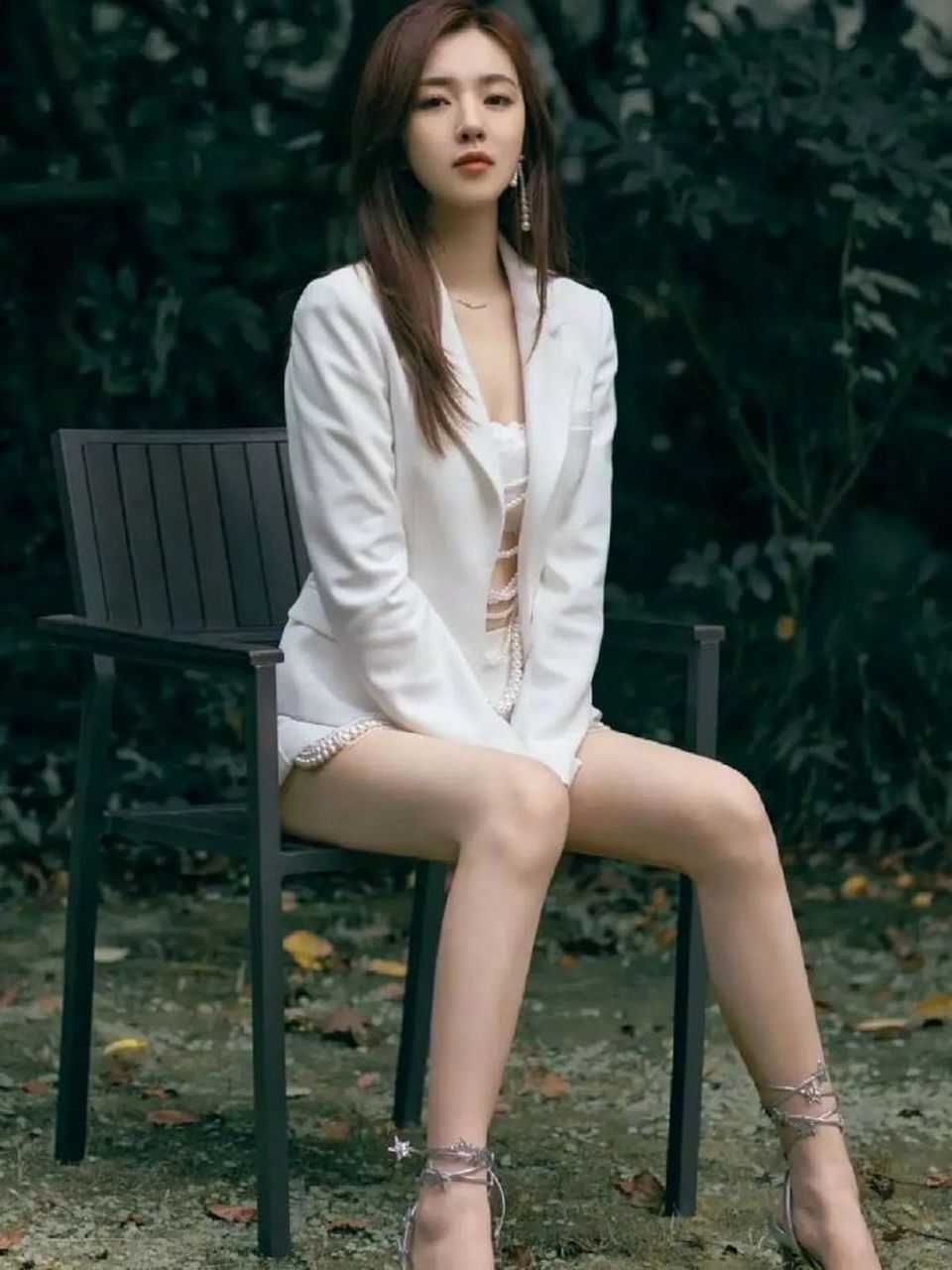 王晓晨吊带,连衣裙,热裤,蕾丝啥都能驾驭,真的是人美穿啥都好看