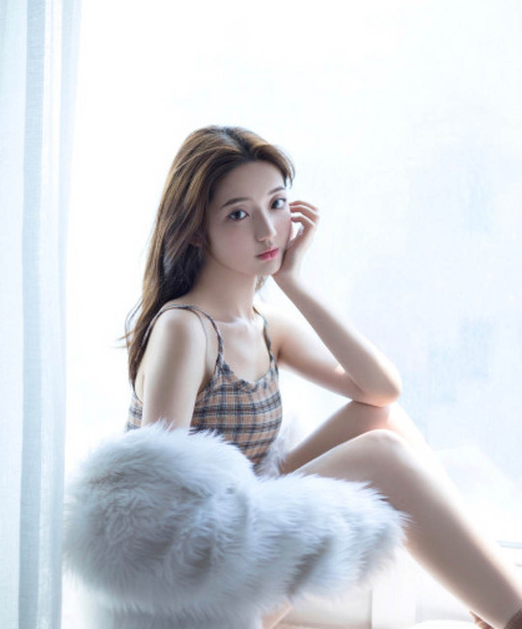 一起来祝福她的幸福家庭吧!张兆艺在2021年结婚后,同年8月宣布怀孕.