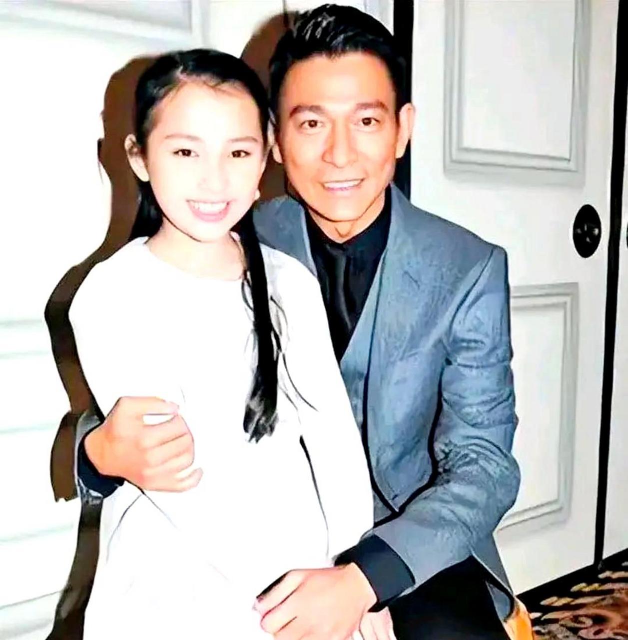 刘德华对女儿刘向蕙格外宠爱,充满了父爱.