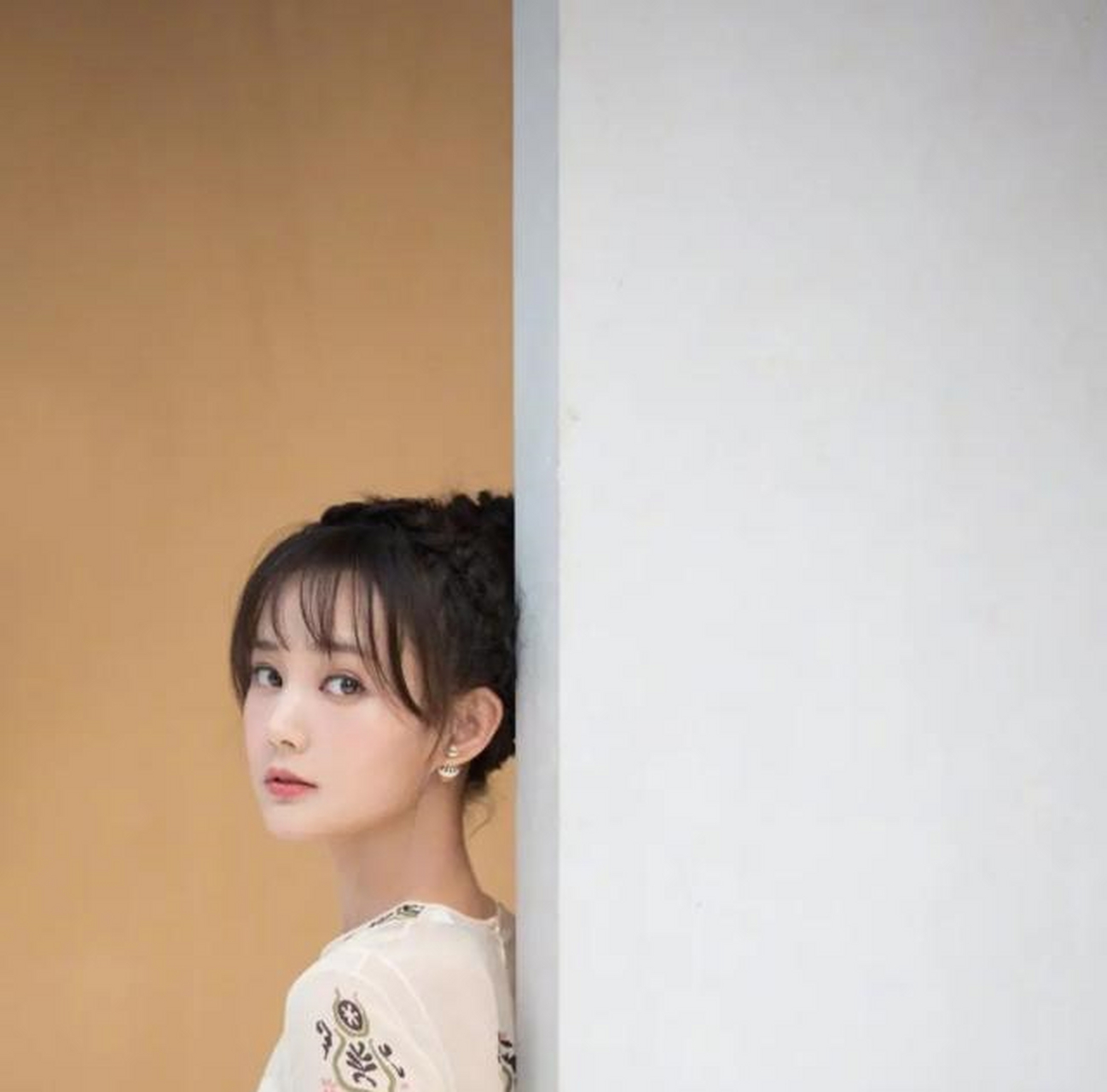 人气小花旦李一桐甜美写真,清新靓丽[n95口罩]