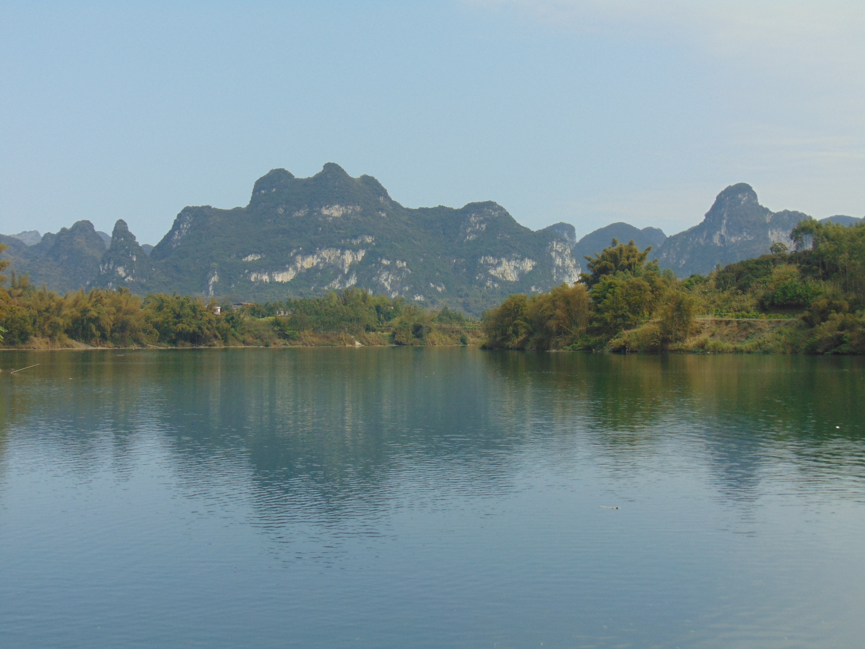 乐享周末分享吧# 一到宜州怀远古镇,首先被河边吸引,龙江的风景也太