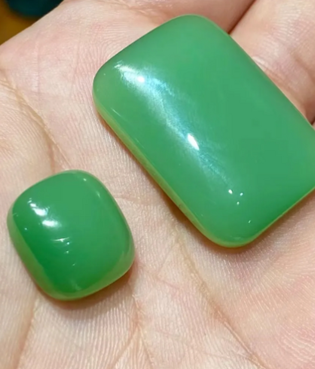 点击头像看直播##和田玉# 和田玉出粉绿牌子,适合镶嵌的[呲牙],俄碧