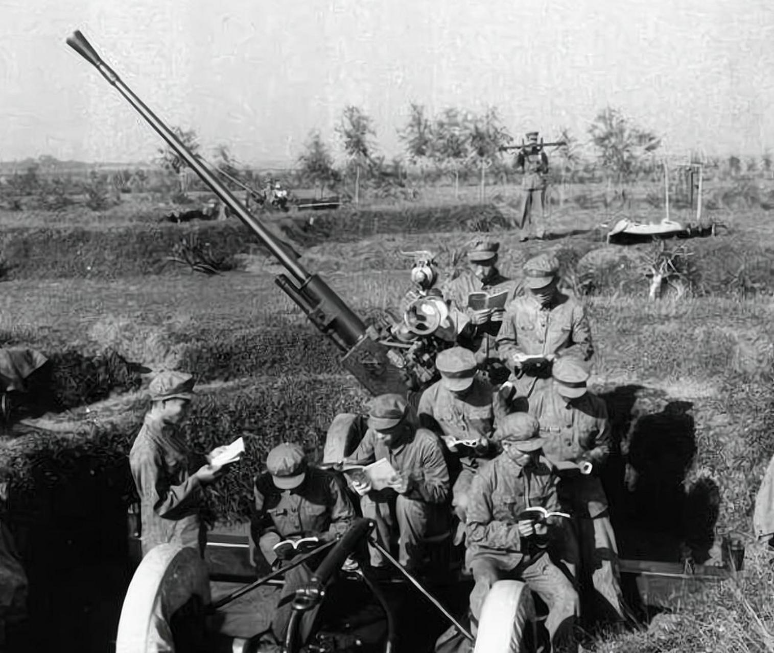 1965年,正值抗美援越战争期间,一位哈军工的学员要求去前线参战.