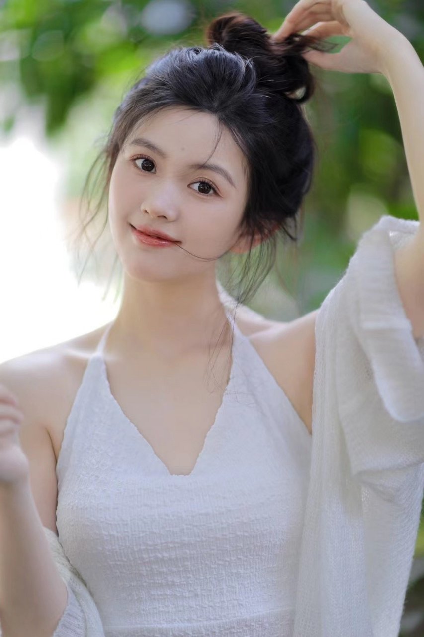 明媚春光里的小仙女 女神 钟恩淇