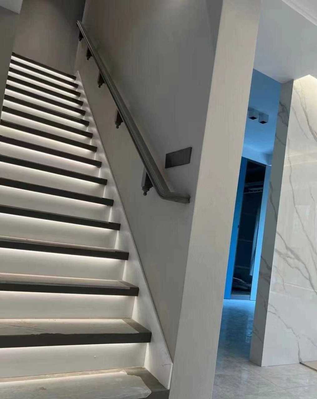 有直跑,双跑折叠,双跑平行,双跑直行,三跑,四跑楼梯,和双合式,双分式