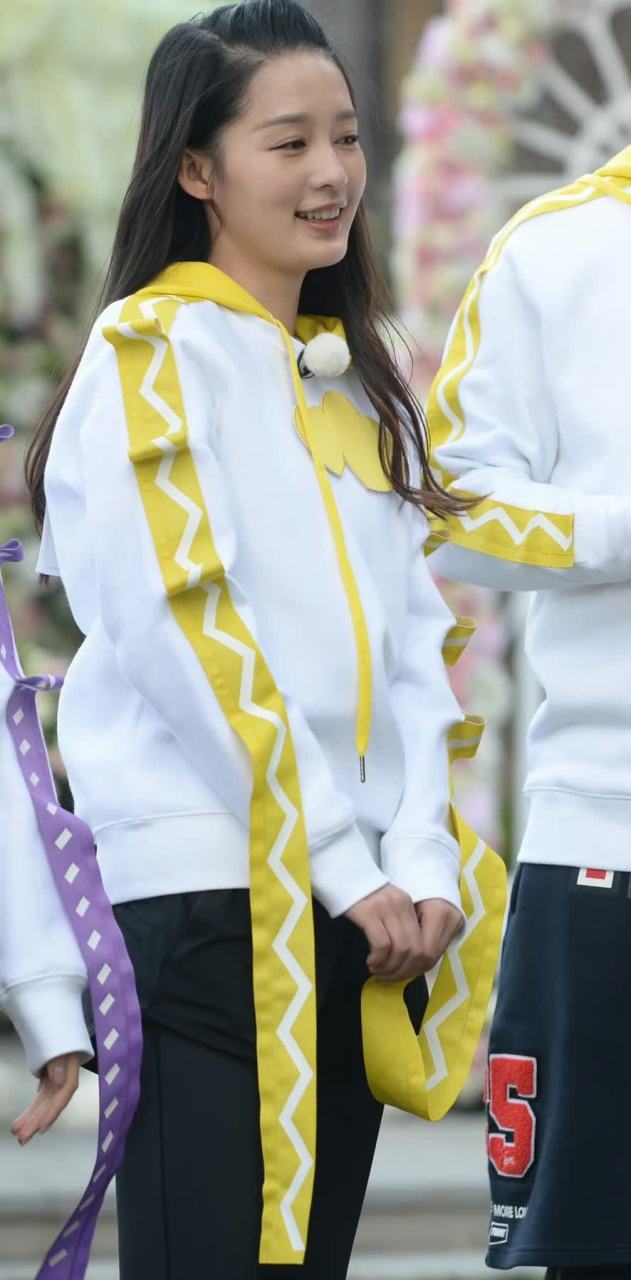 郑恺看了之后一定很佩服吧!  #李沁