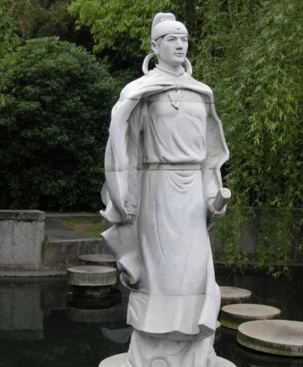 李元婴是唐太宗李世民的亲弟弟,他为滕王时,拿着一副弹弓,走到市中心