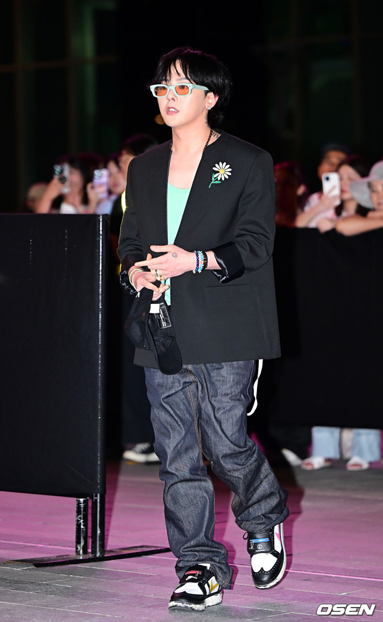 权志龙出席姐姐权达美创始品牌大秀,好闺蜜李洙赫和姐夫金敏俊也一同