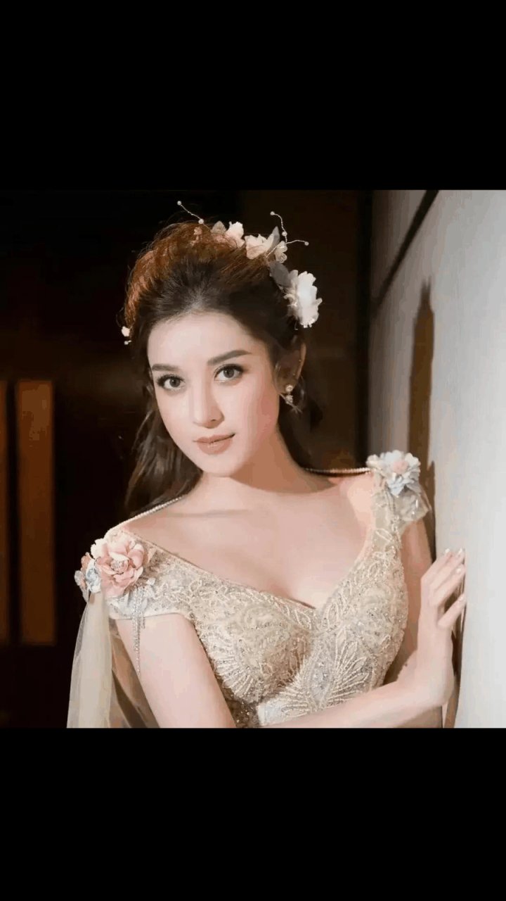 gif创作人# 越南第一美女阮陈玄媚,被誉为"越南颜值天花板",全球最美