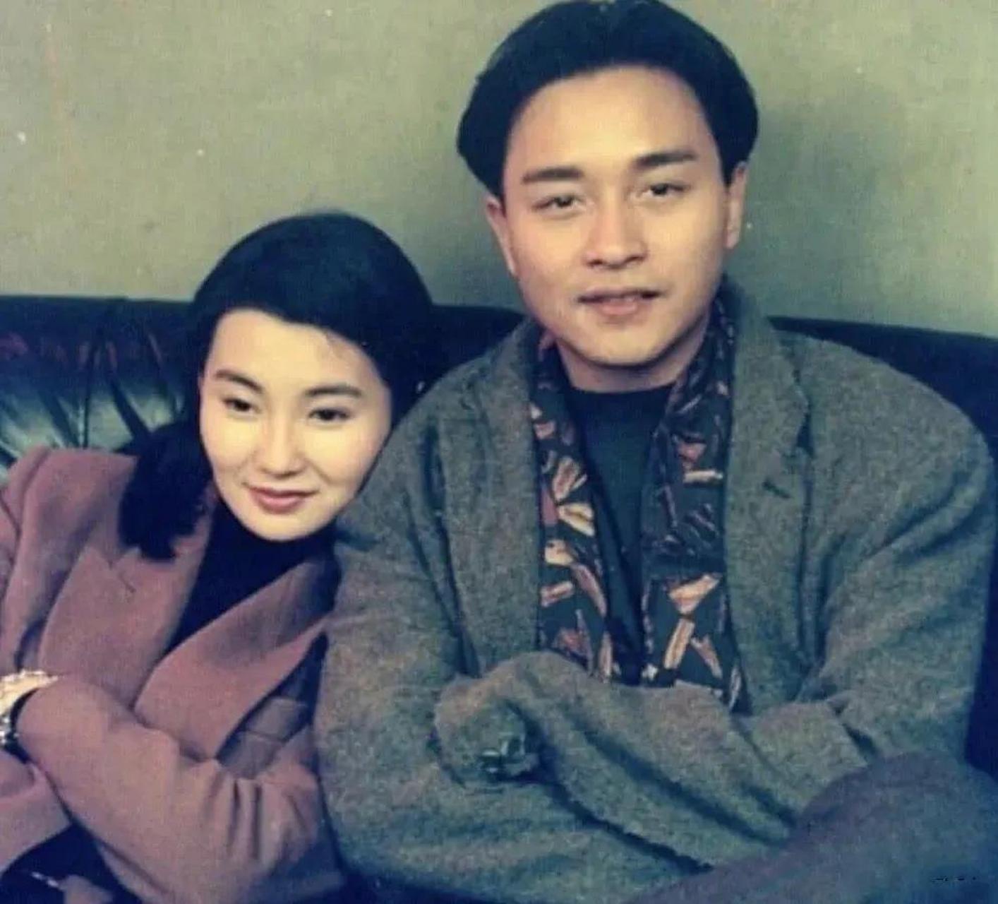 在90年代,有一张张曼玉和张国荣的合影成为了经典.