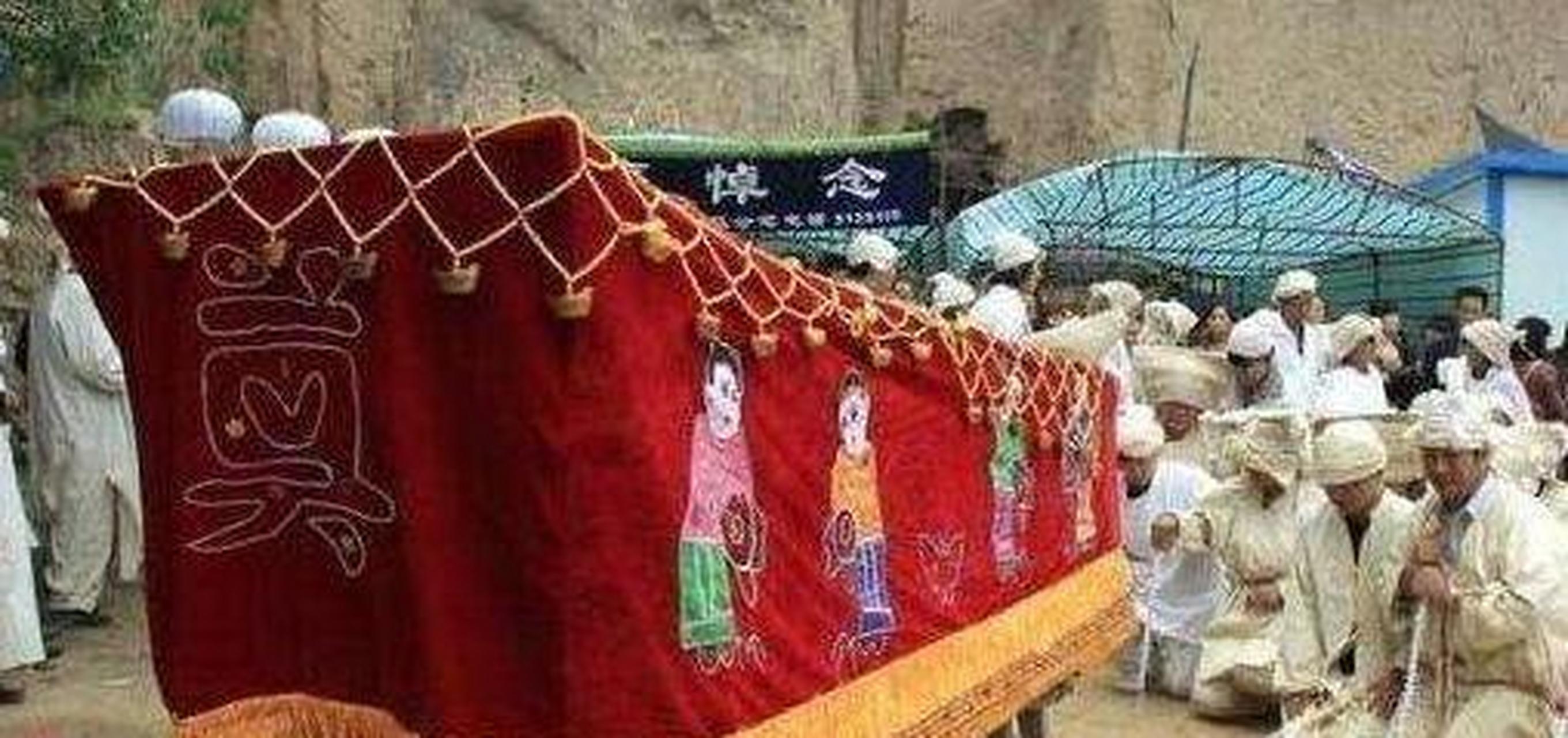 棺材为何一头高一头低,一头大一头小,其实里面充满了玄机 棺材为何一