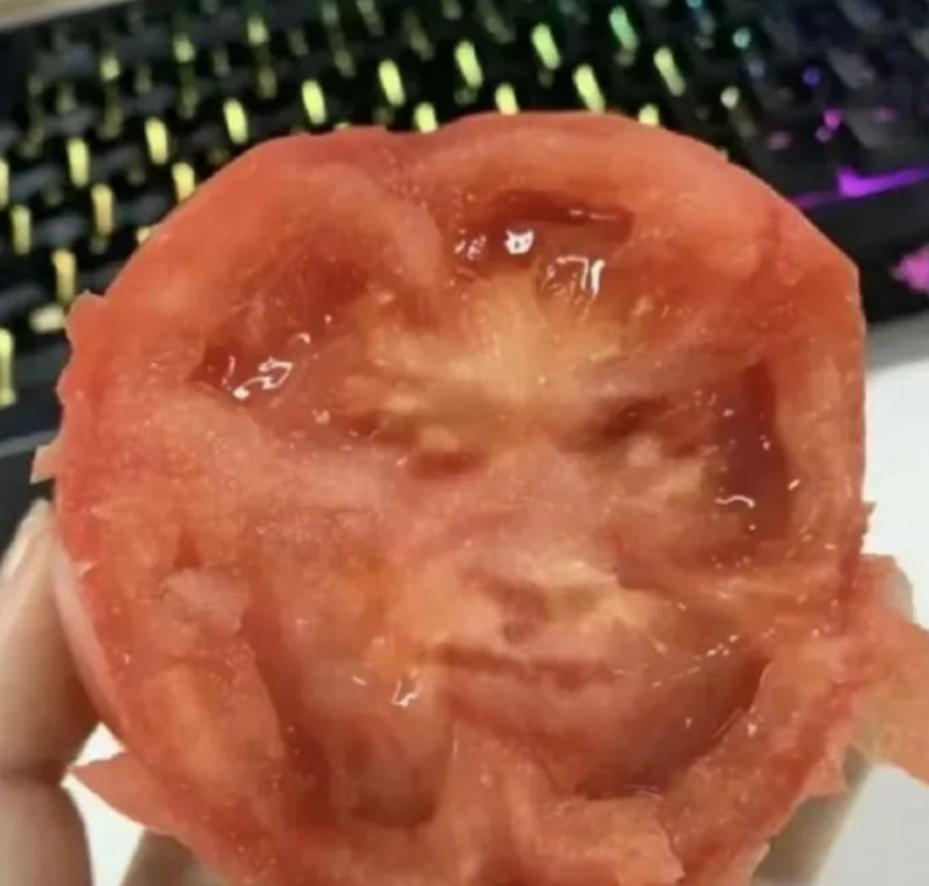 西红柿人脸表情包图片