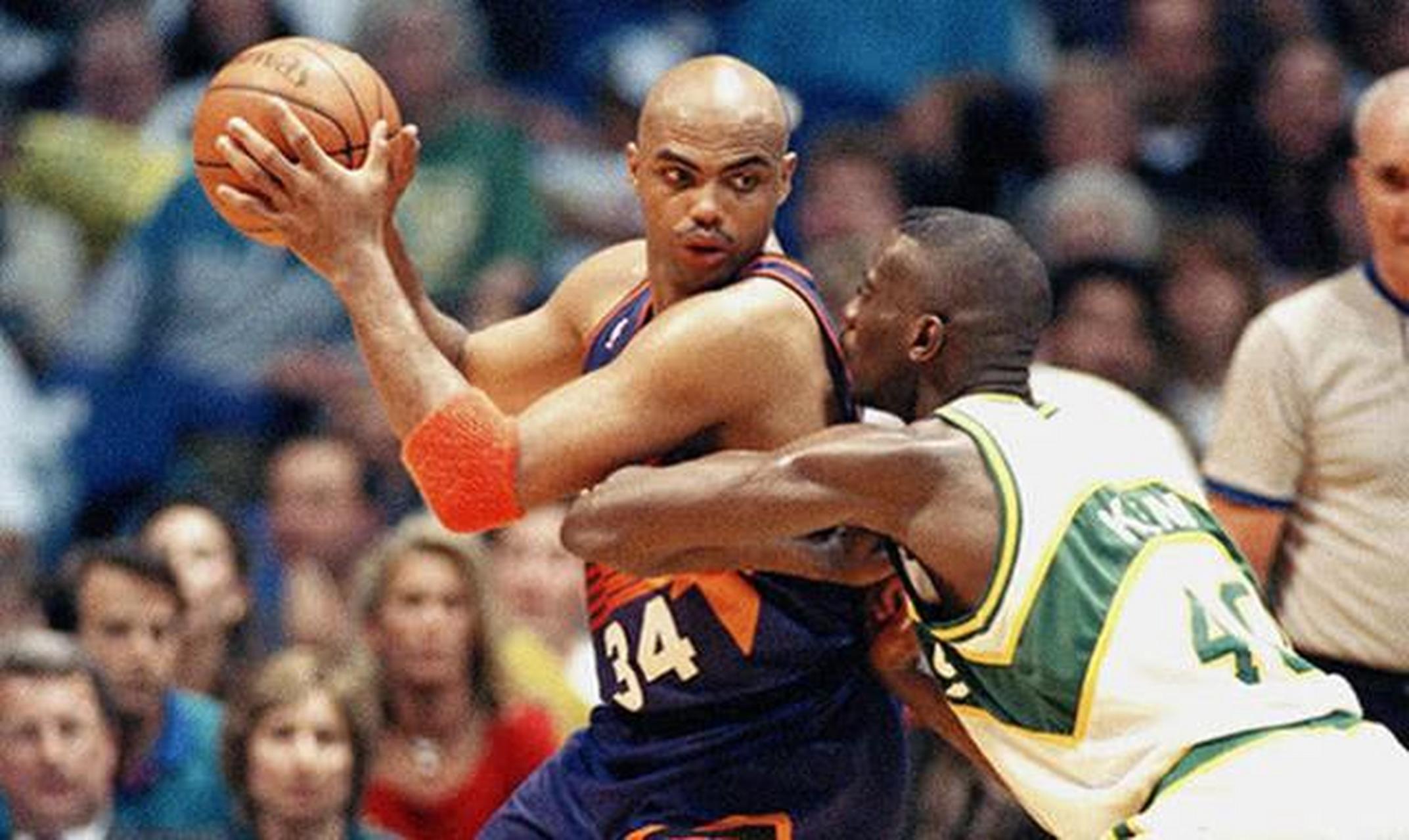 nba1992-93赛季是查尔斯巴克利的巅峰赛季,拿到