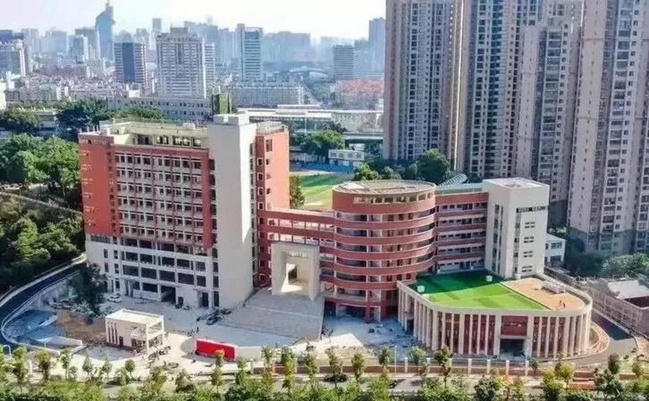 恭喜福州七中完成脱胎换骨的华丽蜕变!