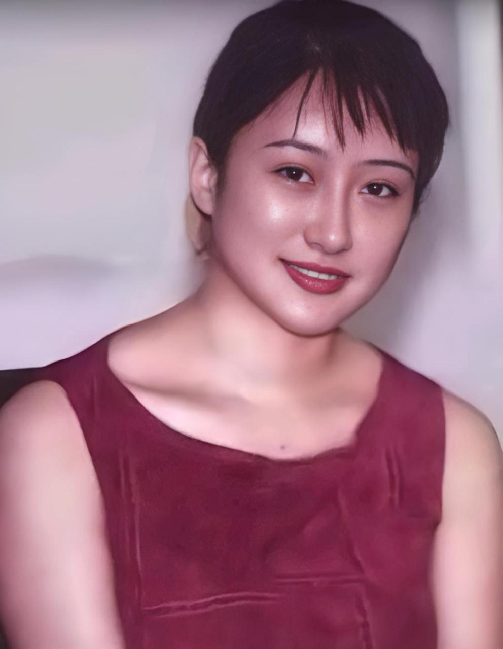 在情绪失控的情况下,杨旸捅了富商数刀,最终被判处死刑.