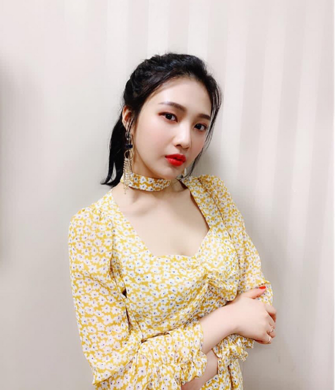 果汁美貌 joy朴秀荣日常私服穿搭分享 joy身材真的厉害,前凸后翘!