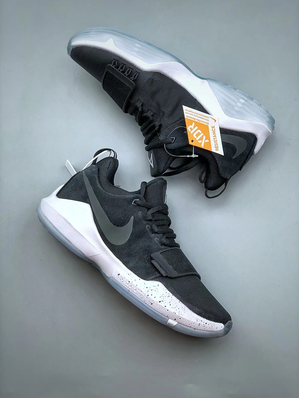 保罗乔治 黑白黑勾