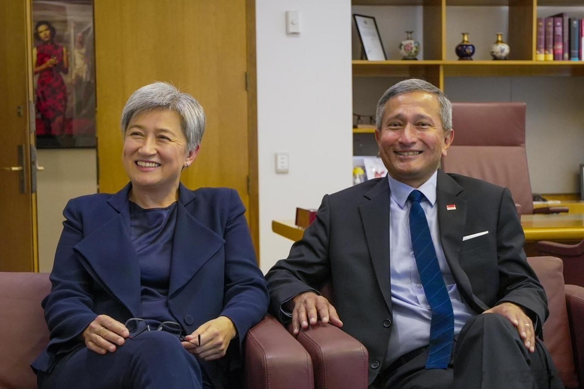 新加坡外交部长维文在堪培拉对在中国南海发生的中菲海警船对峙表达"