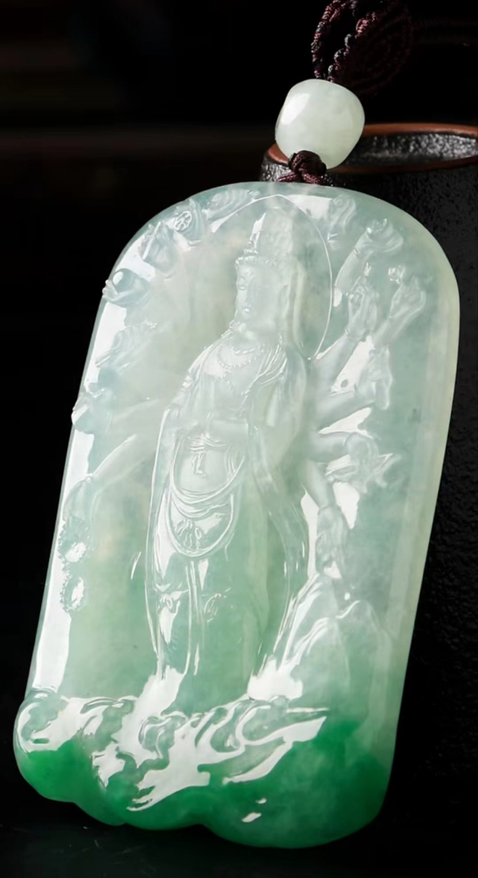 为什么翡翠观音佛,无论是雕刻工费,还是成品价格都会比其他类别题材要