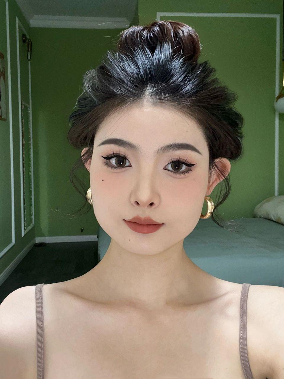 方圆脸请把泰式混血辣妹妆焊脸上 又甜又拽的低饱和轻泰妆容  方圆脸