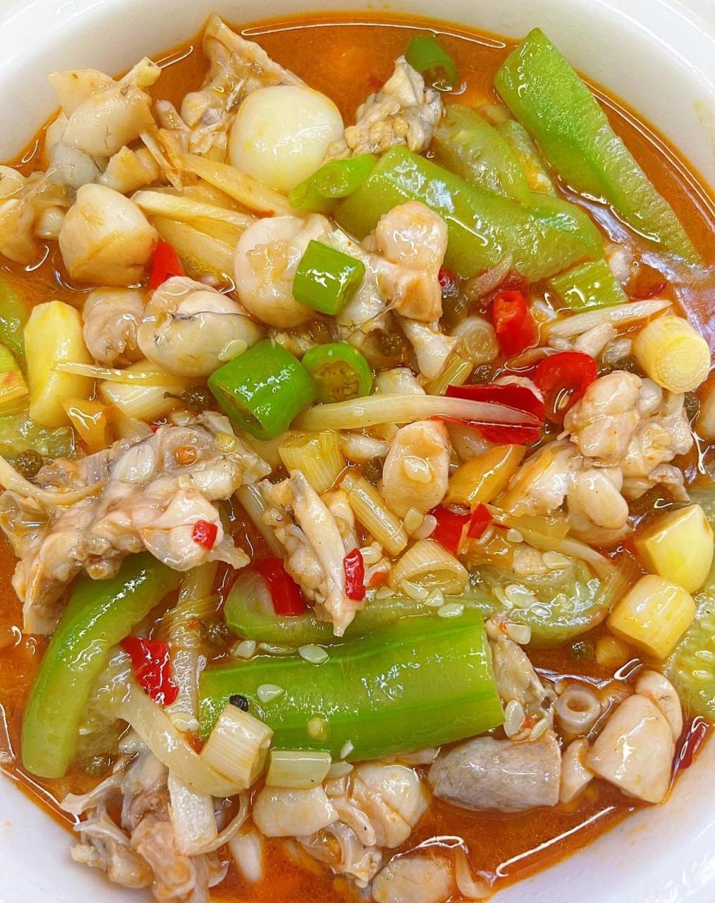 今天给大家分享一道家常版泡椒牛蛙9215直接秒杀外面大排档!