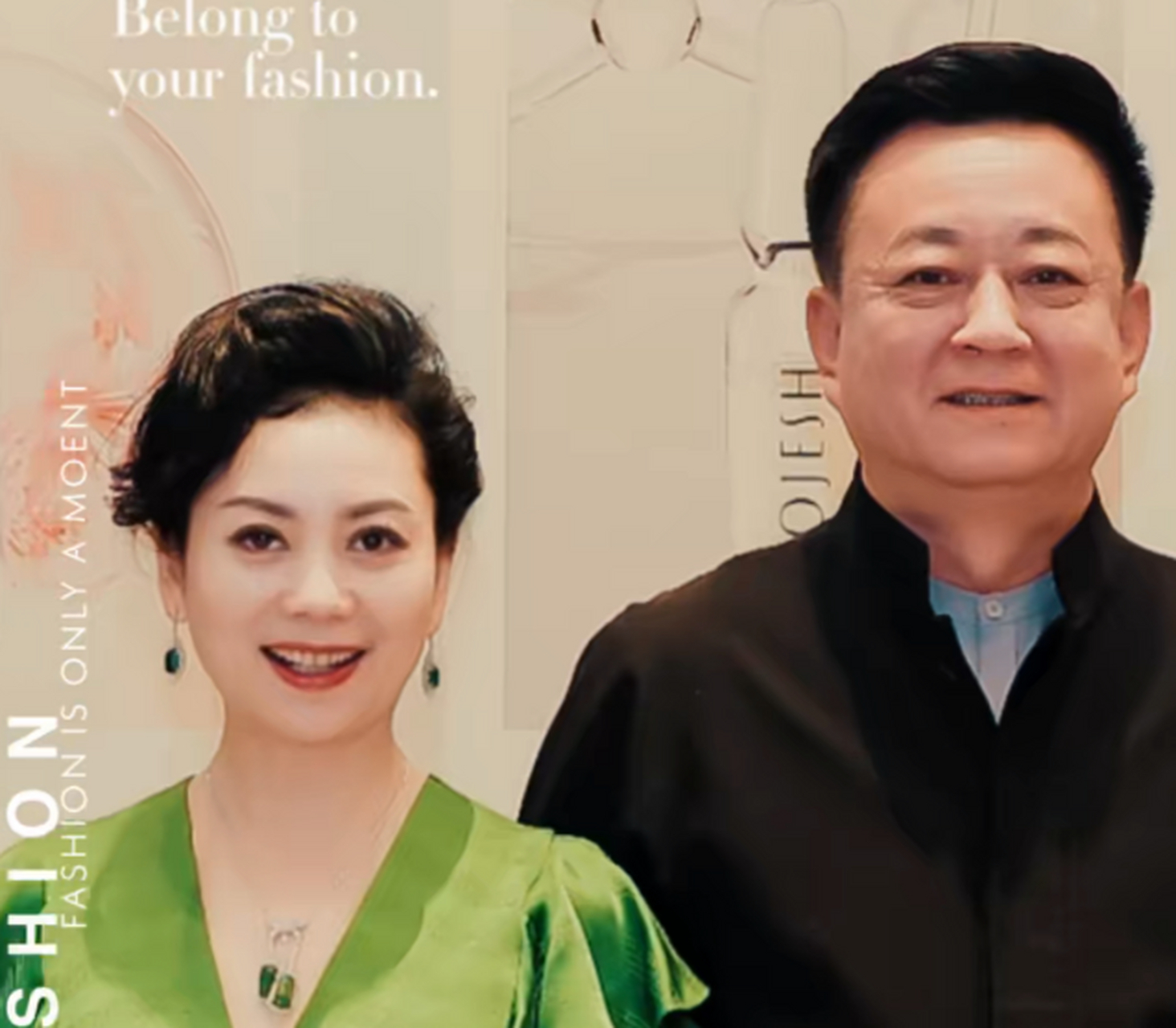 朱军夫妇庆结婚30周年,晒甜蜜合影,谭梅气质优雅,朱军老态显露