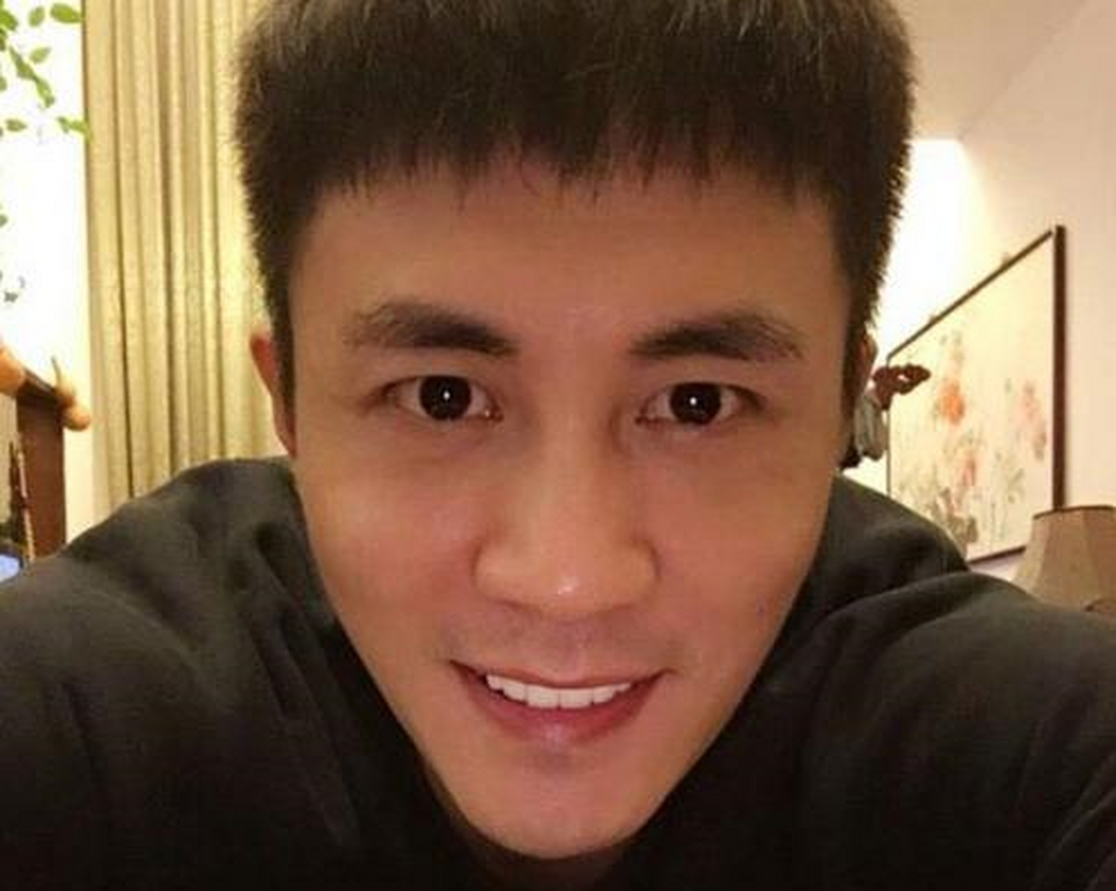 杜淳可以说是让很多人都熟知的演员,帅气硬朗的外面让他身上总是有种