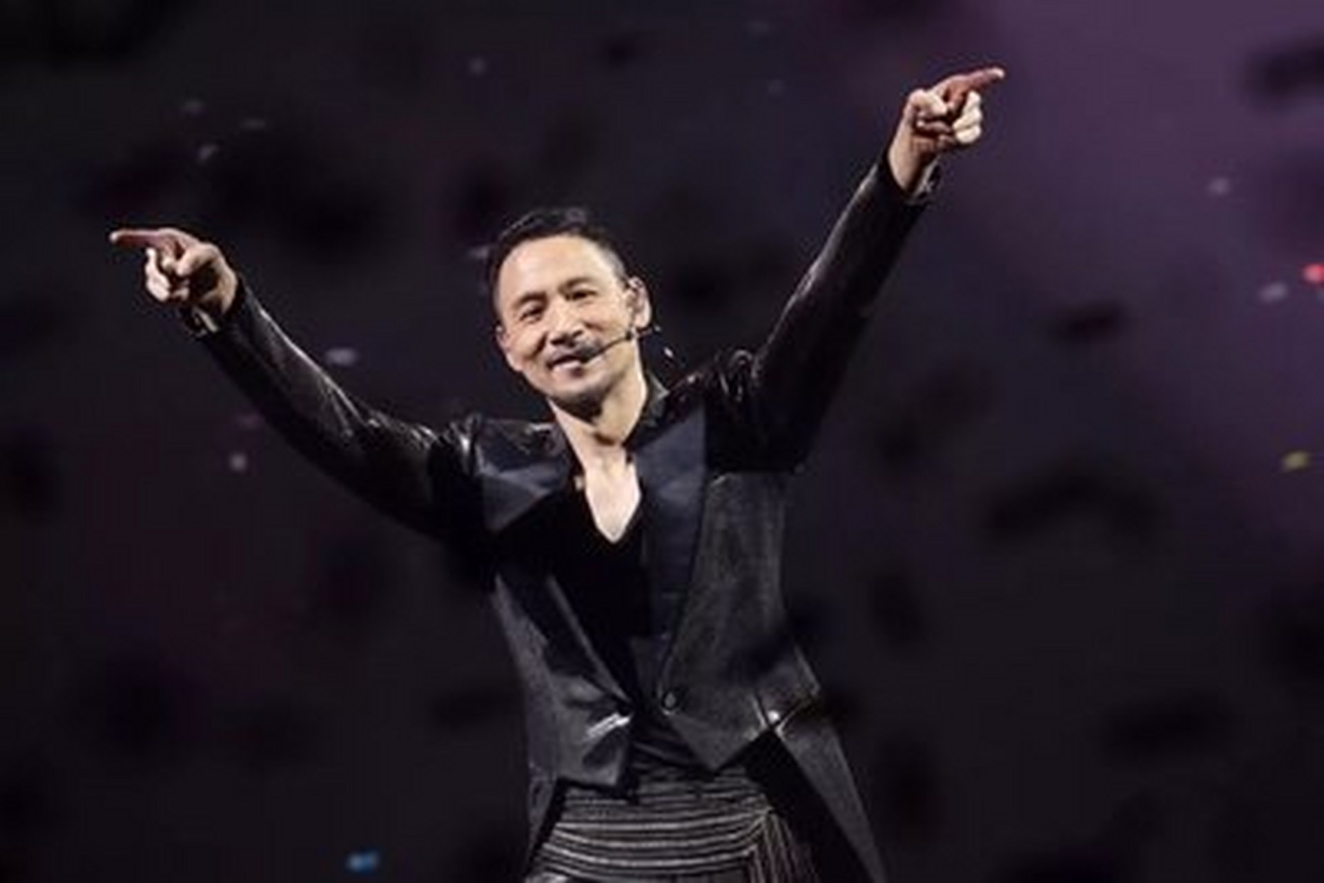 62岁的张学友今年6月开始"张学友60 巡回演唱会",近日巡演马来西亚站