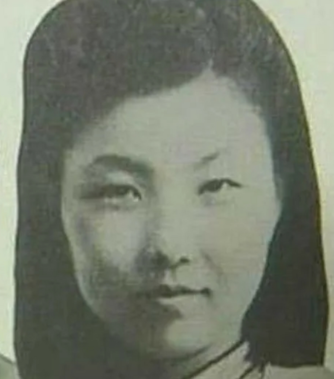 1942年,章亚若为蒋经国生下双胞胎儿子后,突然腹痛如绞,医生为她打针