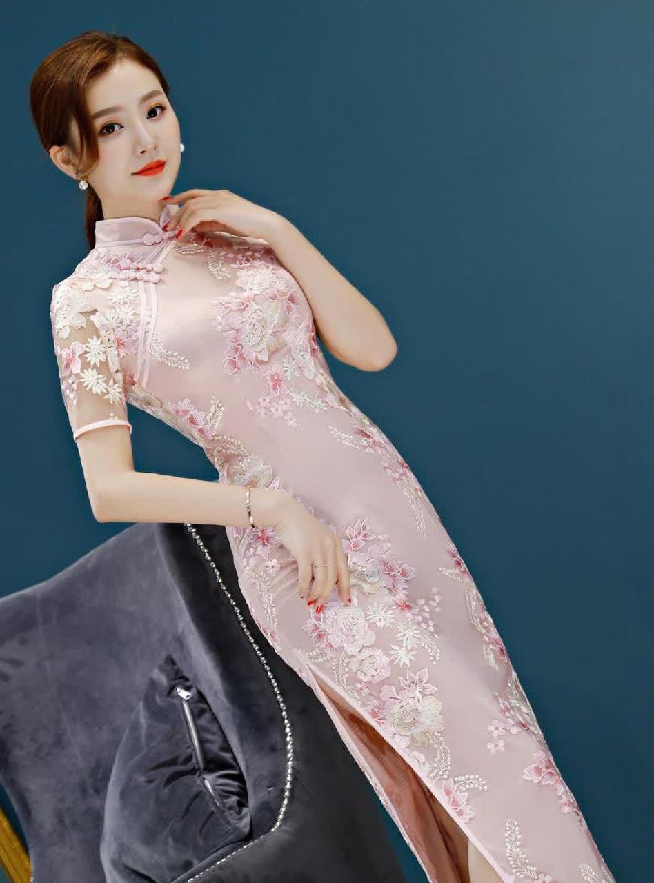 日透明蕾丝旗袍裙小姐姐,身材苗条,皮肤白嫩优雅迷人!