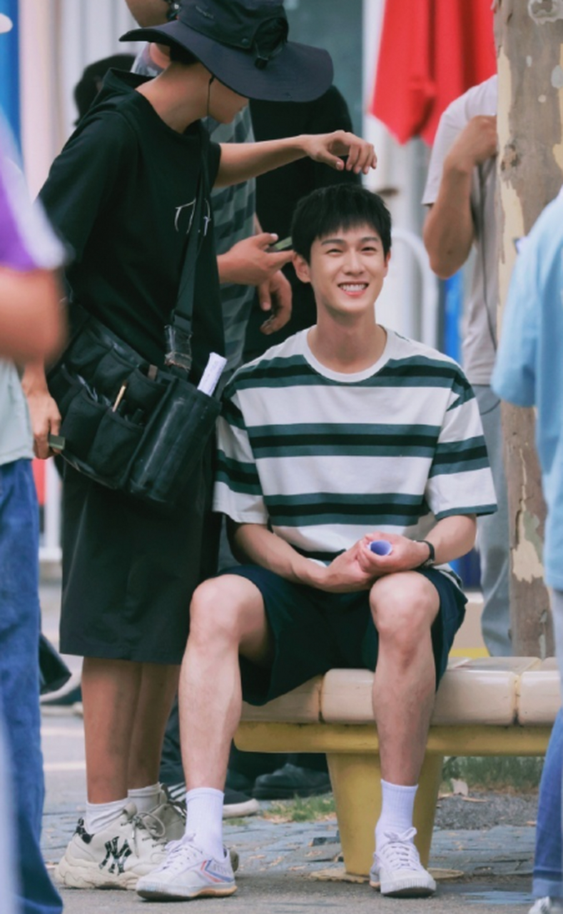 李昀锐致1999年的自己路透图,好有少年感 676767[大笑]#李昀锐