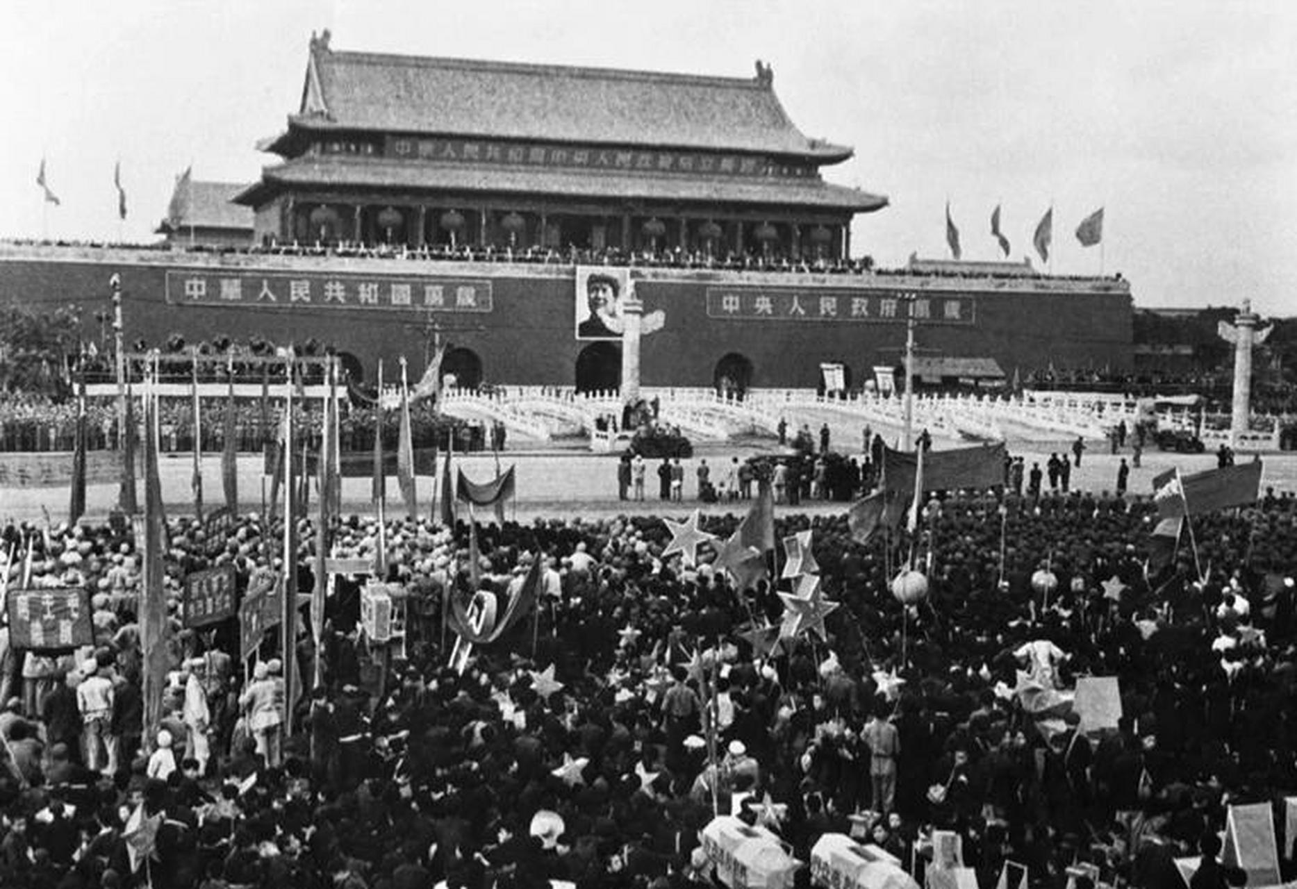 百家号星火计划 1949年10月1日,中华人民共和国开国大典在北京